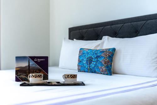 Dream Inn Apartments - Bellevue Tower with Burj Khalifa view - image 14