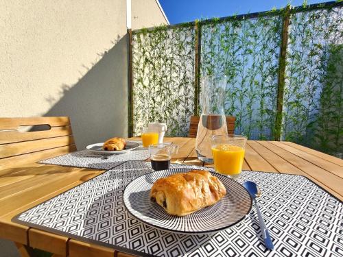 Balcony/terrace, La Parenthese Zen - Grande terrasse avec vue in Croix-Daurade