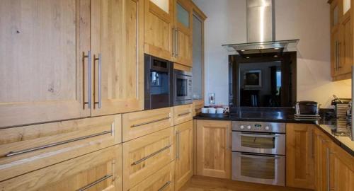 Konyha, Waterford Villa - 5 Bed - Sleeps 10 - Parking in Ardmore