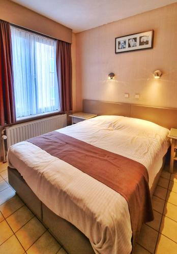 Hotel De Golf - image 6