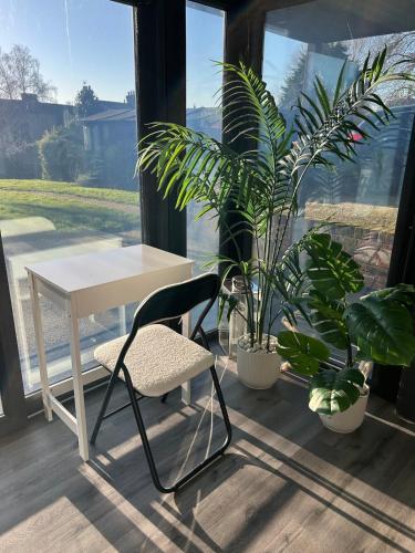 Kilátás, Luxury and Style - The Garden Room in Winslow