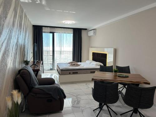 Magic Home, Obzor