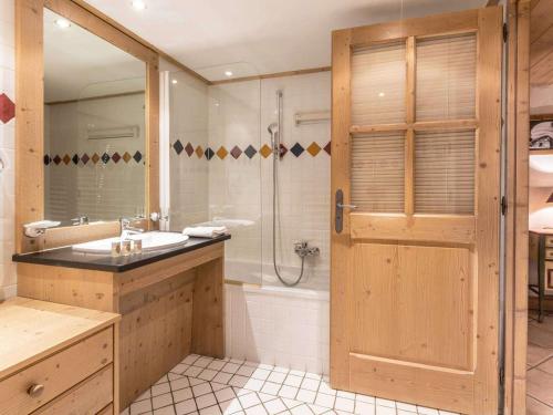 Appartement 4/6 pers renove, spa & pied des pistes - FR-1-461-12 near La Fondue Val Thorens