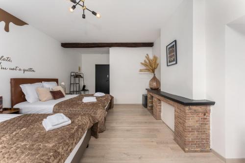 Quadruple Room image 9