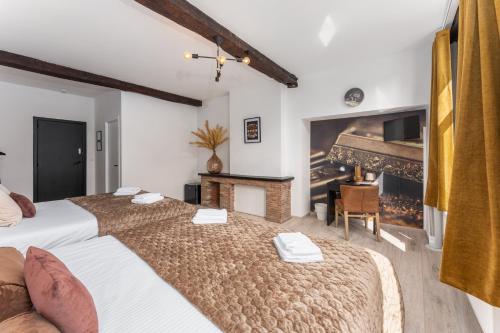 Quadruple Room image 7