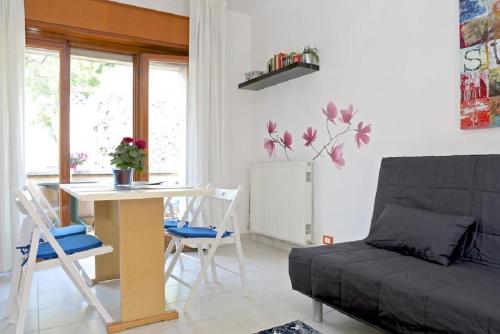 Two-Bedroom Apartment D16 image 7