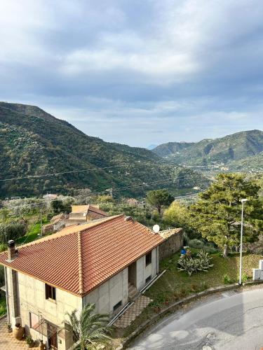 Skats, CASA VACANZE Sant'Angelo di Brolo in Sant' Angelo di Brolo
