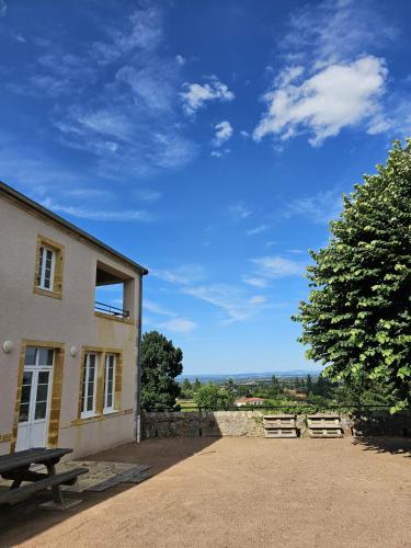 Chambres d'Hôtes La Courlande chambre d'hôte Saint-Haon-le-Vieux