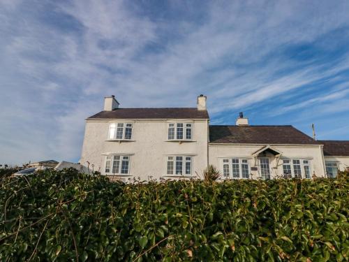 Fferm Porthdafarch South Farm House