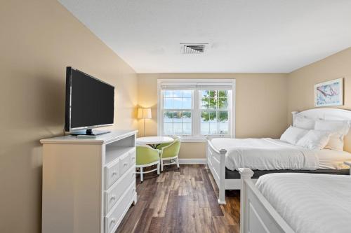 Oakwood Resort Room Type - Queen Room with Two Queen Beds