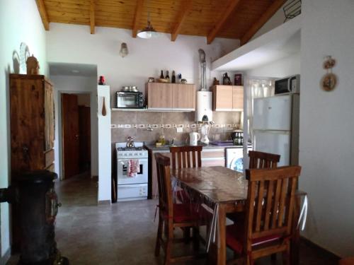 廚房, Casa con pileta en Córdoba, Valle de Calamuchita (Casa con pileta en Cordoba, Valle de Calamuchita) in 阿爾帕哥拉爾