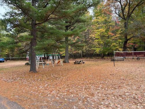 Lake Breeze Loons Landing Resort Cabin 4 Lake Breeze Loons Landing Resort Cabin 4
