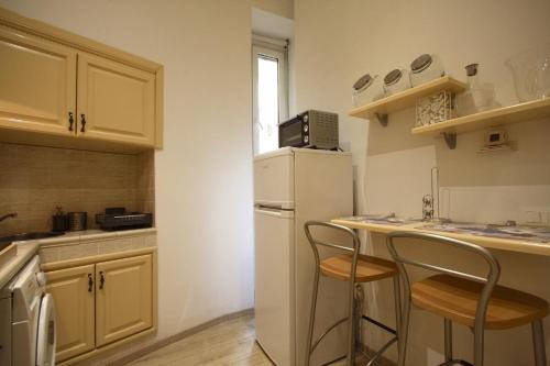 Ottaviano 2BR Holiday House, Rome (photo 5)