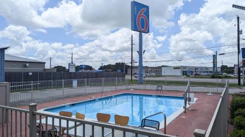 Motel 6-Victoria, TX