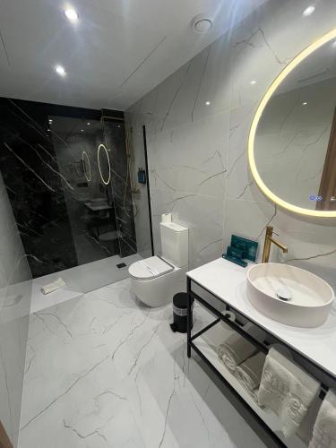 Silken Rona Dalba - image 13