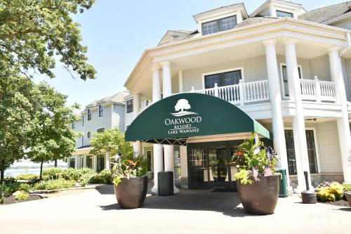Oakwood Resort - main image