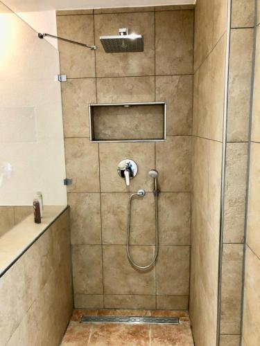 # PREMIUM # Monteur-Paradies Baden, Hüffenhardt (fotografie 5)
