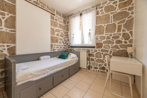 Maison de ville familiale, 5 chambres, terrasse, à 20 minutes du centre ville, Niza (foto 8)