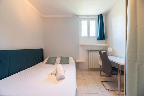 Maison de ville familiale, 5 chambres, terrasse, à 20 minutes du centre ville, Niza (foto 10)