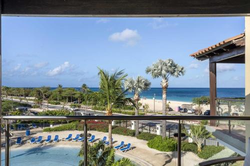 Beachfront - Eagle Beach - Sapphire 2BR condo E322, Palm-Eagle Beach (foto 2)