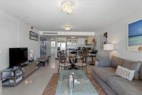 Beachfront - Eagle Beach - Sapphire 2BR condo E322, Palm-Eagle Beach (foto 7)