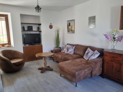 Bella Fosano by Fewotessin in Vira