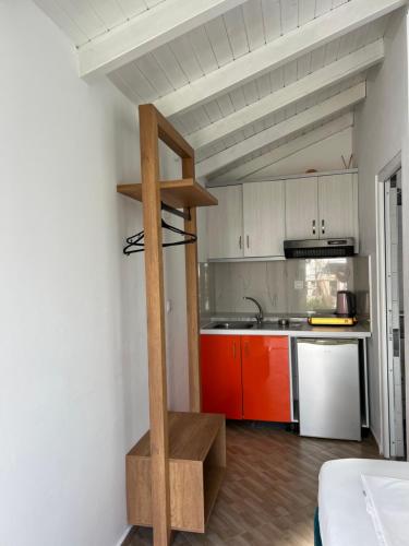 One-Bedroom Apartment image 7