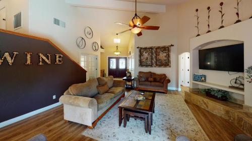 Candlewood Creek in Charolais