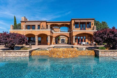 Mira Vista Vineyard Estate in Wellsona