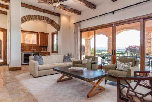 Mira Vista Vineyard Estate in Wellsona
