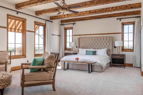Mira Vista Vineyard Estate in Wellsona