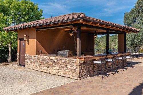 Mira Vista Vineyard Estate in Wellsona