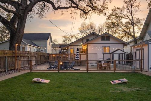 Hideaway on Oak