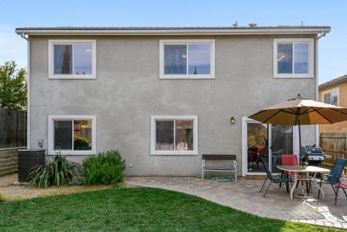 Sunset Summit in Charolais