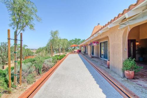 Las Palmas in Charolais