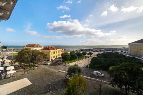 WHome Majestic Lisbon Stay with Breathtaking River Views, Lisbonne