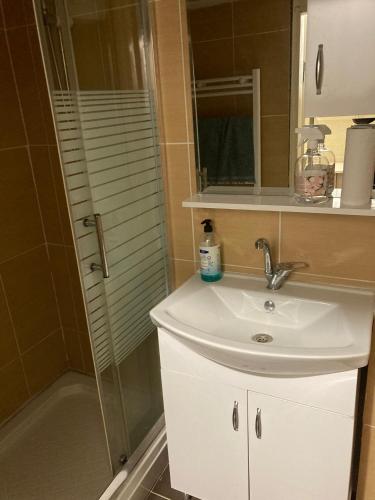 Uzun apartmanı Uzun apartmanı