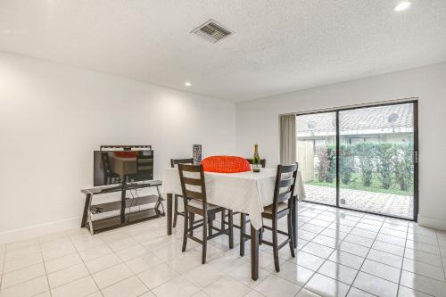 Modern Coral Springs Home Close to Everglades! in Coral Springs, USA