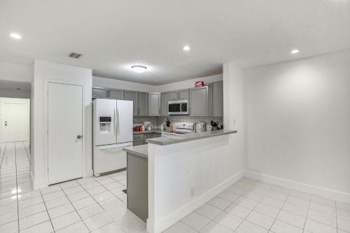 Modern Coral Springs Home Close to Everglades! in Coral Springs, USA