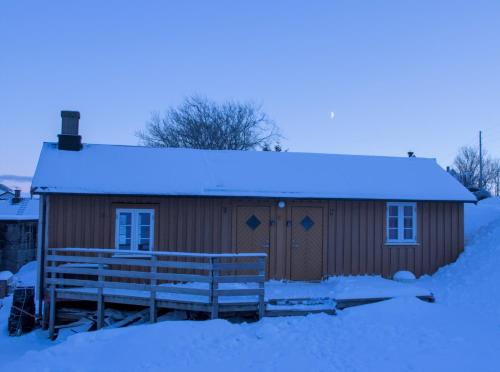 Kræmmervika Rorbuer - Rustic Cabins & Hostel in Lofoten Room Type - Studio Apartment #12