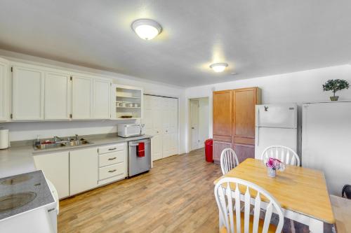 Private Hot Tub & Mtn Views: Garden Valley Apt! in Crouch