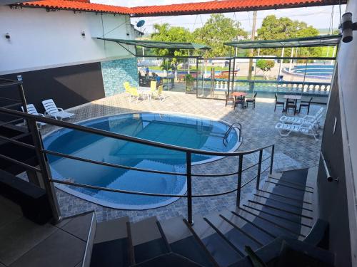 Peldbaseins, Hotel Safari in Ikitosa
