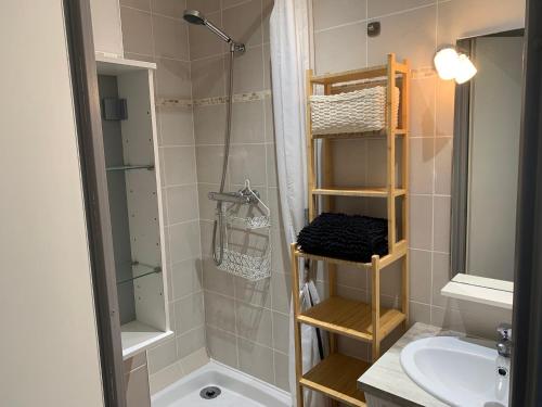 douche, Fleur Australe in Gruissan City Center