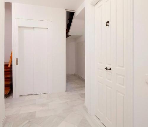 Patio de Caveda Dcha