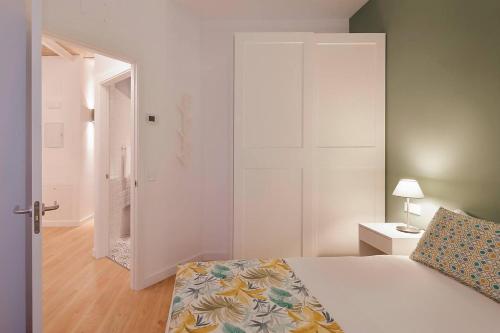 Patio de Caveda Dcha