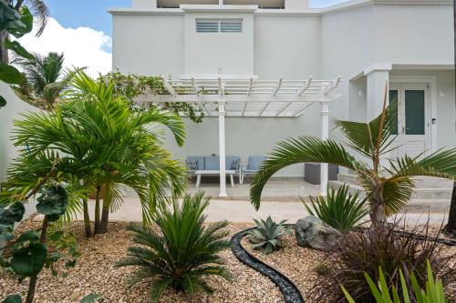 Driftwood Ocean Retreat in Humacao