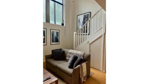 Loft Style Apartment in the Heart of Surry Hills - image 13