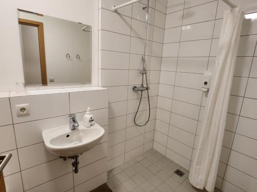 Álftröð Guesthouse - image 9