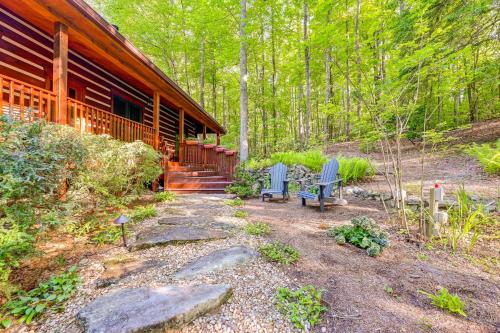 Creekside Lodge about 4 Mi to Sapphire Valley Resort!