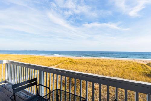 Waves Oceanfront Resort - image 16